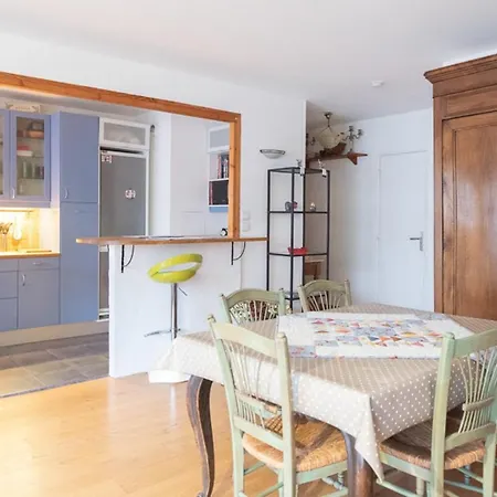Spacious And Bright In 13eme *