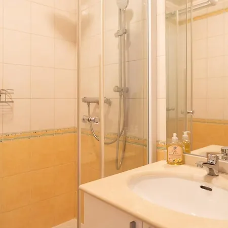 דירה Spacious And Bright In 13eme *