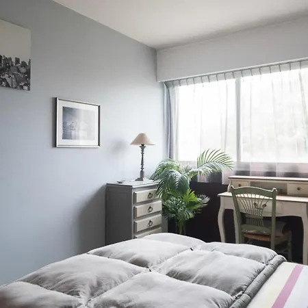 Spacious And Bright In 13eme