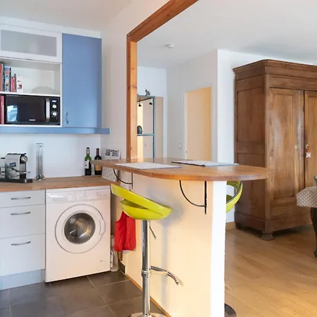 Spacious And Bright In 13eme